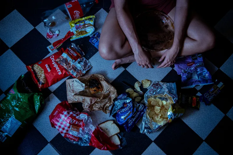 Late-Night Junk Food Cravings Aren't a Character Flaw — Your Brain Is Literally Being Rewired by Bad Sleep