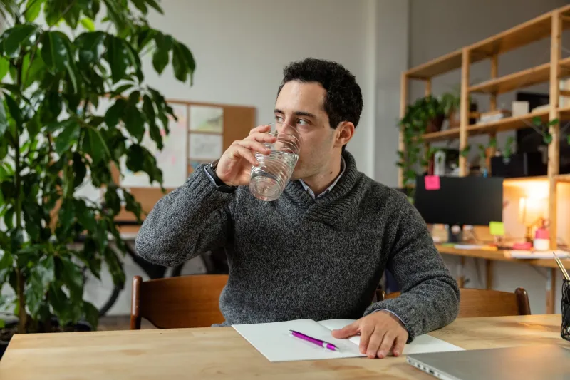 Thirst Feels Like a Warning — But Your Body Already Waited Too Long to Send It